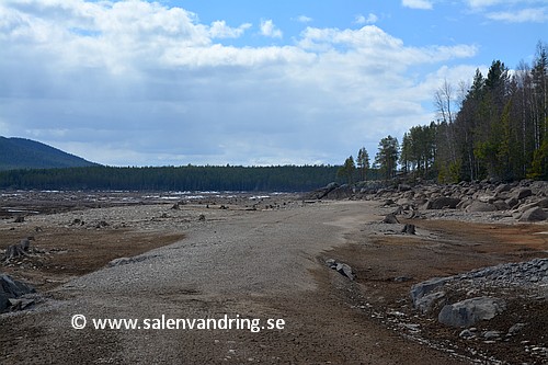 Långflon. Vägen vidare söderut från Larsgården