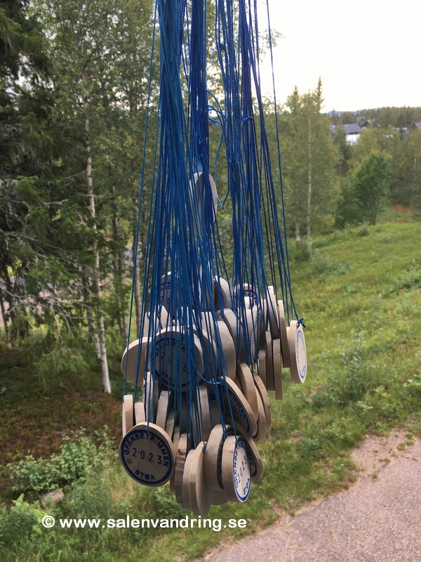 Medaljerna är handgjorda inför Grensetrimmen