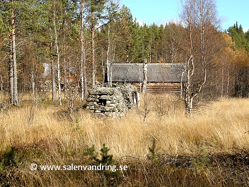 En av många stengärdesgårdar runt gården Ingvallhögen