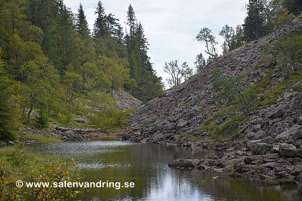 Den norra sjön i Saldalen med åsen, från norr